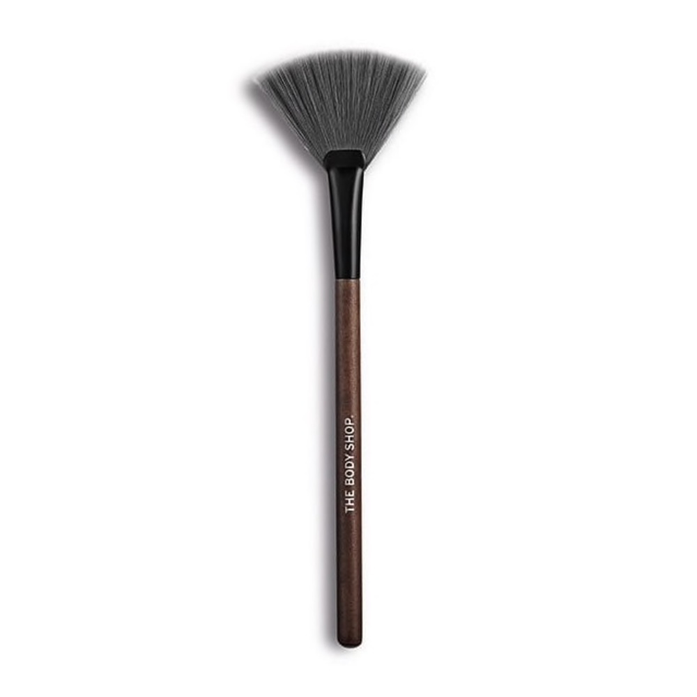 New The Body Shop Cruelty Free Fan Makeup Brush